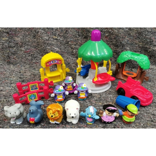 1836 - A Fisher Price Little People Zoo/Funfair set, with some accessories.