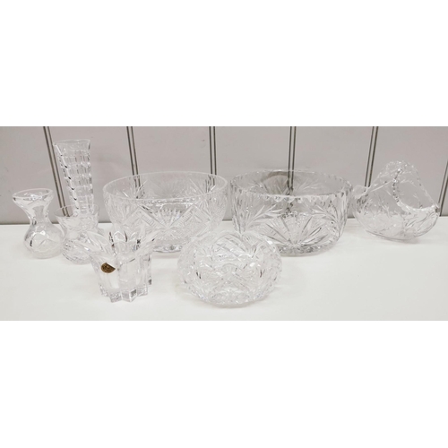 227 - A selection of eight crystal & cut-glass decorative pieces. To include fruit bowls, bonbon dish, vas... 