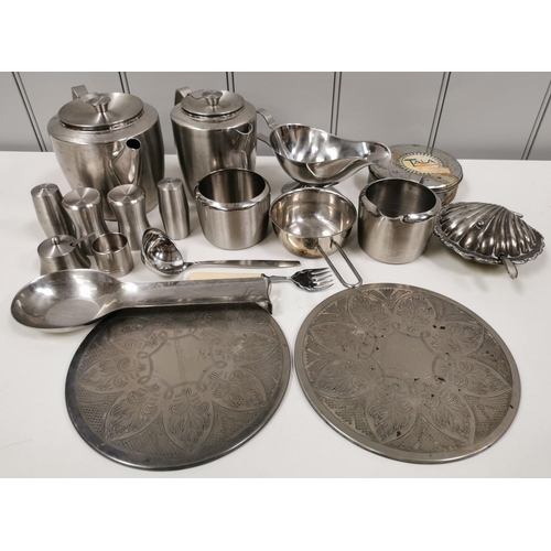 1282 - A selection of twenty-one pieces of predominantly stainless steel, kitchen items.