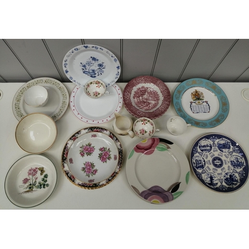 1307 - A mixed lot of tableware, predominantly display plates.