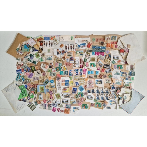 1089 - A very large collection of loose worldwide stamps.