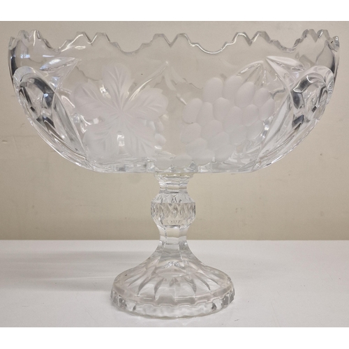 124 - A beautiful crystal fruit bowl, together with a pair of vintage glass jelly moulds.