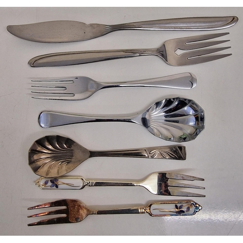 434 - A collection of four vintage, silver-plated & stainless steel cutlery sets. To include three cased e... 