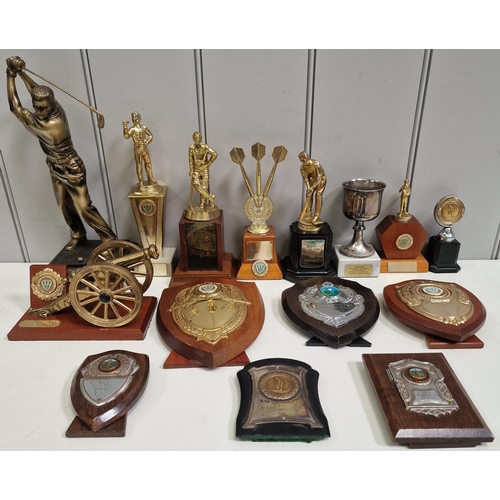 1538 - A large collection of sporting trophies & equipment. Mostly golf-related.