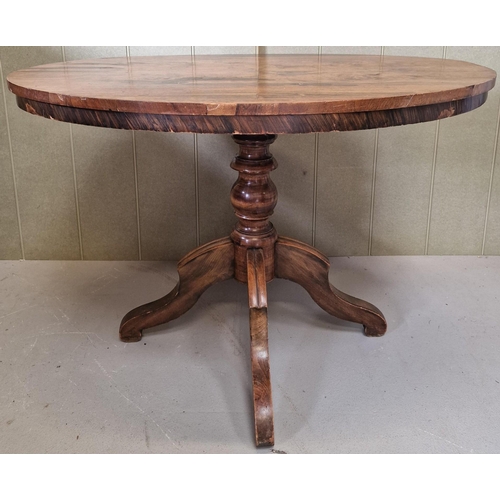 47 - A Victorian, Walnut breakfast table on a pedestal base. Non-tilting design. Dimensions(cm) H73, W110... 