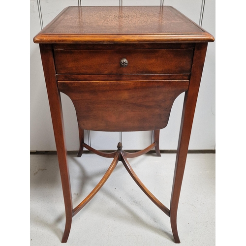 64 - A beautiful, Regency mahogany sewing table. Features single drawer & deep storage drawer & retractab... 
