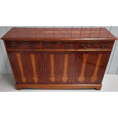 68 - A Regency-style buffet sideboard. Triple drawers & cupboards. Key present. Dimensions(cm) H88, W140,... 