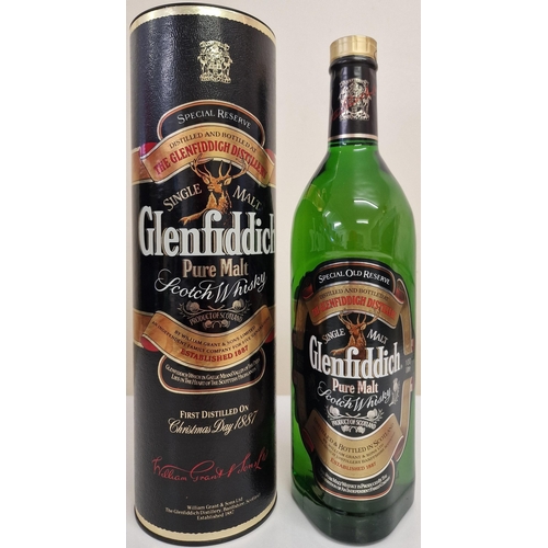 197 - An unopened bottle of Glenfiddich single malt Scotch whisky, in presentation tin, first distilled Ch... 