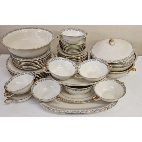 301 - A good quality. mid-century dinner service. by 'Hohenberg'.