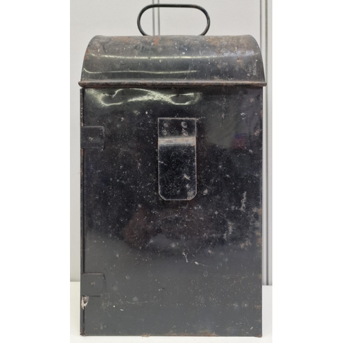 431 - A vintage railwayman's lantern. Dimensions(cm) H38, W19, D13.