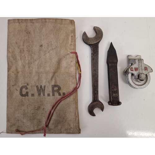 451 - A collection of GWR rail items. To include wrench, door locks etc.