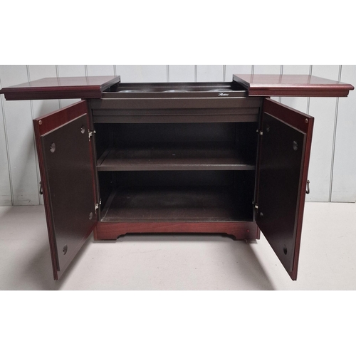 477 - A good quality 'Gourmet' hostess trolley, in flame mahogany finish. Model no. HL6240. PAT test pass ... 