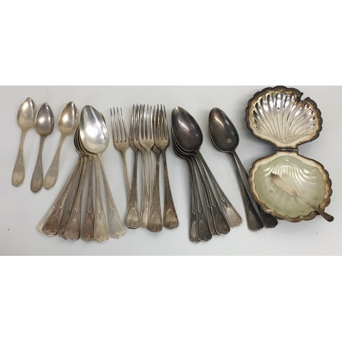 353 - A mixed lot of vintage cutlery, together with a silver plated clam shell butter/caviar dish.