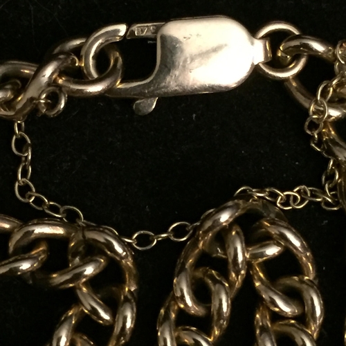 662 - A hallmarked 9ct gold chain bracelet. Weight approx. 16g.