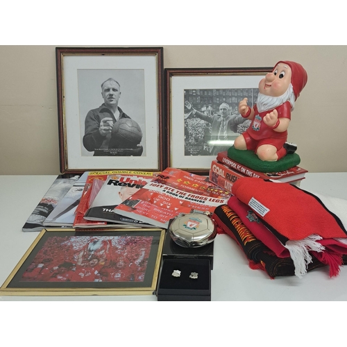 990 - A mixed lot of Man Utd & Liverpool football memorabilia. To include 2007 FA Cup & 2009 Champions Lea... 