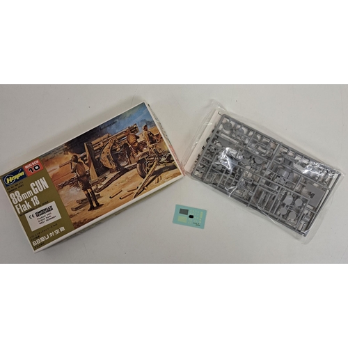 884 - A pair of unmade Hasegawa Mini Box model kits. Box 4 Medium Tank M3 Lee Mk.1 & Box 10 88mm Gun Flak ... 