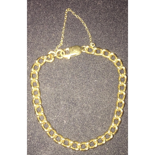 662 - A hallmarked 9ct gold chain bracelet. Weight approx. 16g.