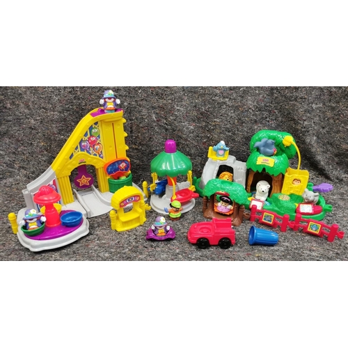 773 - A Fisher Price Little People Zoo/Funfair set, with some accessories.