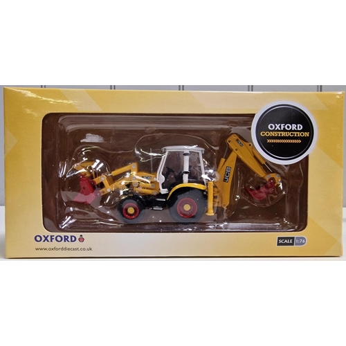 3829 - A collection of three boxed/as new, 1:76 scale Oxford Diecast construction model vehicles.