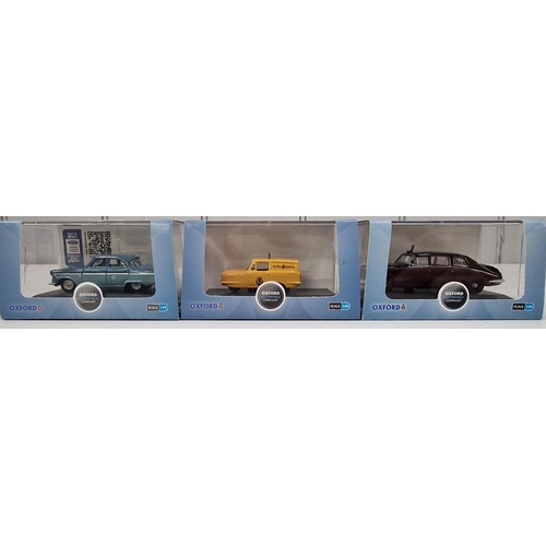 3830 - A collection of eleven boxed/as new, 1:76 scale Oxford Diecast model vehicles.