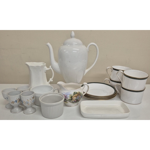 5148 - A mixed lot of good quality ceramic tableware. To include Wedgwood, Spode, etc.