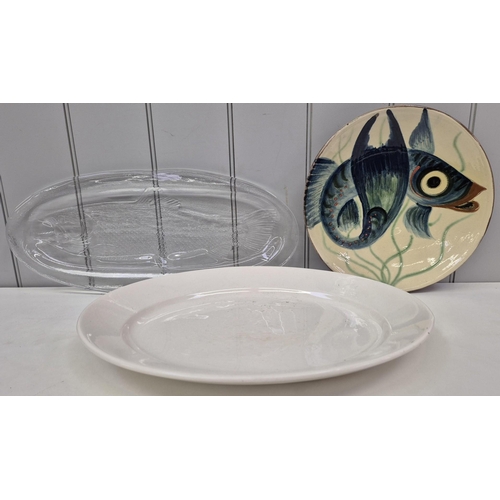 6319 - A pair of vintage platters, together with a hand painted Spanish wall charger, c.1960's.