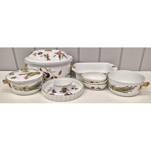 6320 - A collection of 22-pieces of Royal Worcester tableware, mostly 'Evesham' range.