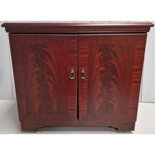 5070 - A good quality 'Gourmet' hostess trolley, in flame mahogany finish. Model no. HL6240. PAT test pass ... 