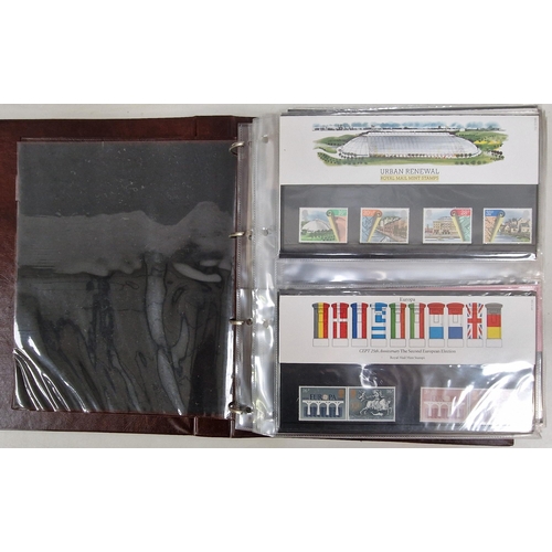 5114 - A huge collection of Royal Mail presentation packs, stored in eight good quality binders. Approximat... 