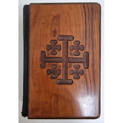 5155 - A vintage Bible, bound with a wooden front page. Dimensions (cm) H14, W10, D4.