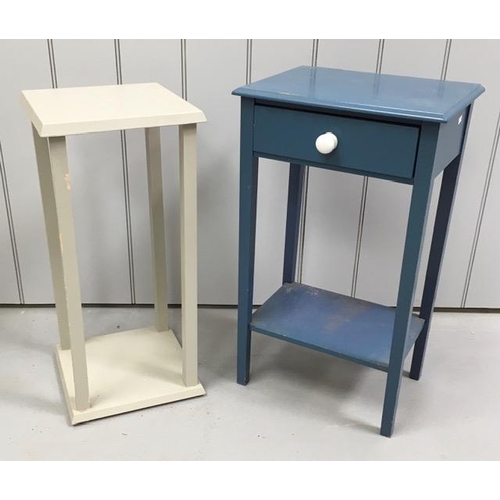 5024 - A contemporary, blue-coloured side table, together with a cream-coloured plant stand.  Respective di... 