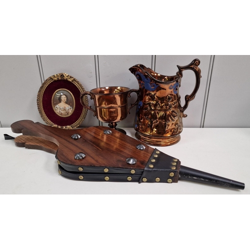 5035 - An eclectic mix of vintage & antique decorative items. To include reproduction bellows (50cm x 16cm)... 