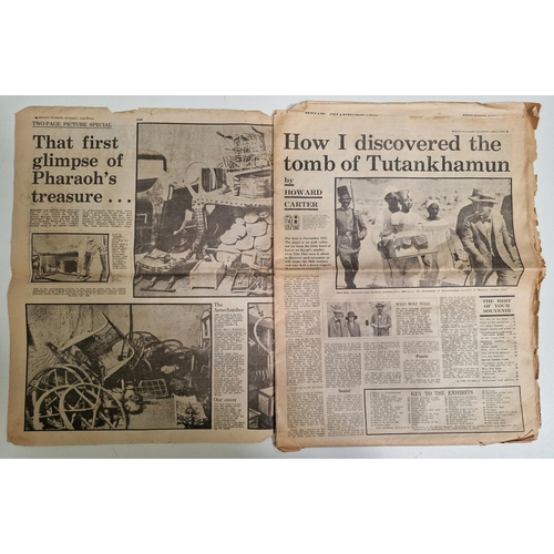 5117 - An original Evening Standard souvenir edition, dated 3 June 1972, detailing the discovery of Tutankh... 