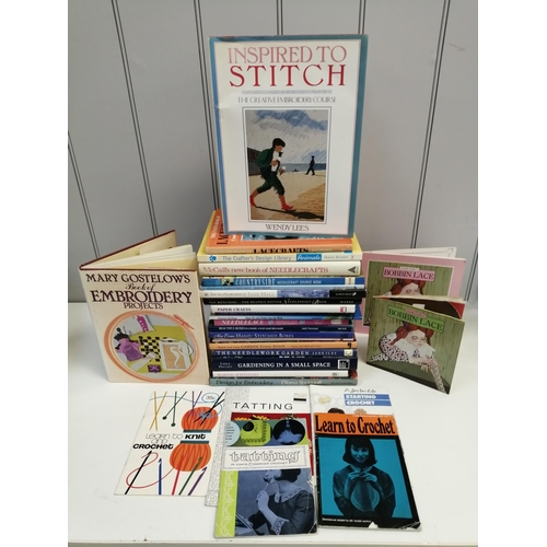 5196 - A large collection of twenty-nine hobby books. Subjects include crochet, tatting, lace, needlecrafts... 