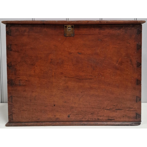 5211 - A Pathescope 9.5mm projector, c.1930's. Complete with attractive wooden case. PAT test fail & will r... 