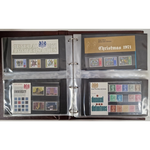 5114 - A huge collection of Royal Mail presentation packs, stored in eight good quality binders. Approximat... 