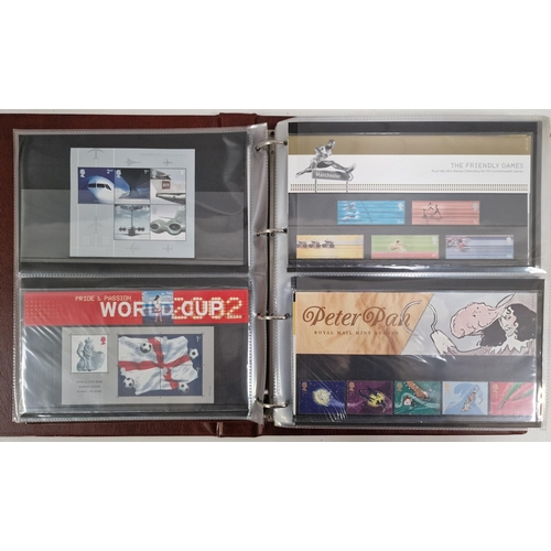 5114 - A huge collection of Royal Mail presentation packs, stored in eight good quality binders. Approximat... 