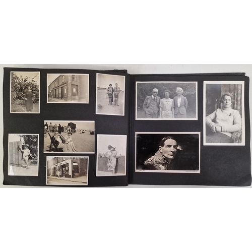 5142 - A pair of family photo albums, full of photo's from the 1930's. Also includes interesting period pho... 