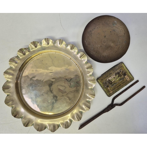 4828 - A collection of 7 pieces of useful & decorative metalware. To include brass charger, napkin rings, '... 