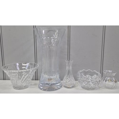 4831 - A collection of good quality decorative glassware. Makers include 'Caithness', 'Dartington', etc.