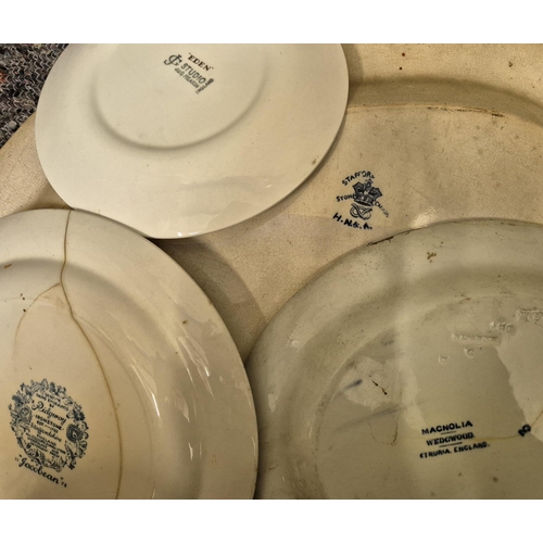 5926 - *****LOT WITHDRAWN*****                            A collection of willow pattern tableware. Makers ... 