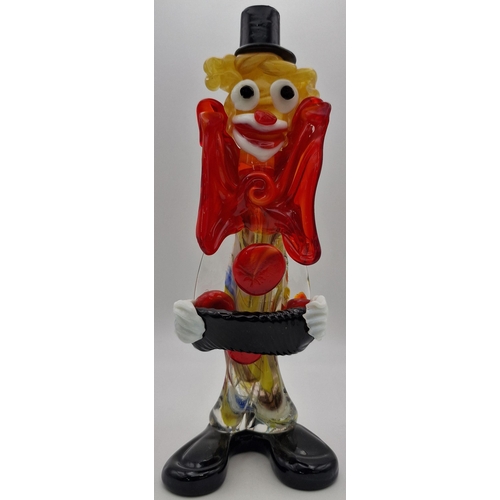 5970 - A pair of vintage Murano clowns. Dimensions(cm) H22/25, W10/9, D8/7.5.