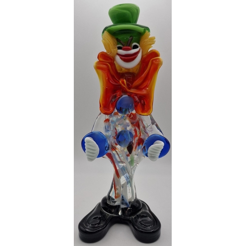 5973 - A pair of vintage Murano clowns. Dimensions(cm) H26.5/25, W9/9.5, D10/7.5.