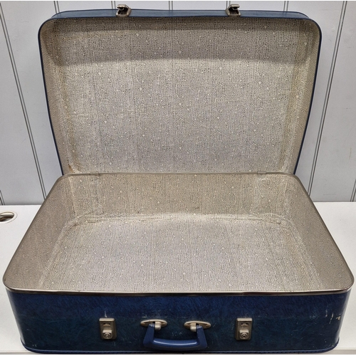 4948 - Vintage Suitcase. No key present.