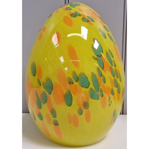 5992 - A pair of large-scale glass Easter eggs by 'Villeroy & Boch'. Height 25cm, diameter 16cm.