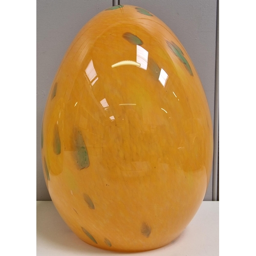 5992 - A pair of large-scale glass Easter eggs by 'Villeroy & Boch'. Height 25cm, diameter 16cm.