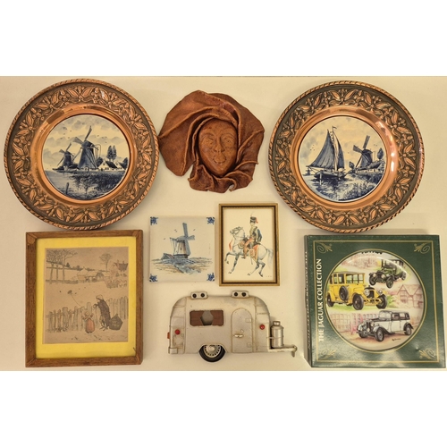 43 - A mixed collection of vintage decor. To include ceramic plates, tile, figures etc; prints; leather m... 