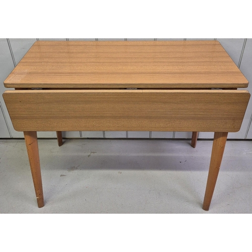 92 - A retro drop-leaf dining table. Dimensions(cm) H76, W45/80, D91.