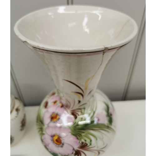 6383 - A collection of ceramic decorative items. To include a boxed 'Aynsley' presentation sugar bowl & spo... 