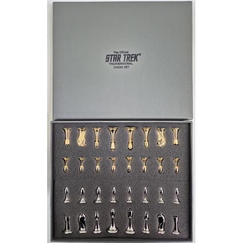 611 - Star Trek Tridimensional chess set, by Franklin Mint. Complete with original packaging, documents, e... 